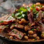 Favada com Dobradinha Suculenta: Molho Rico e Sabor Tradicional